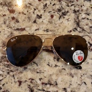 NIB authentic Rayban Aviator - Gold, polarized
